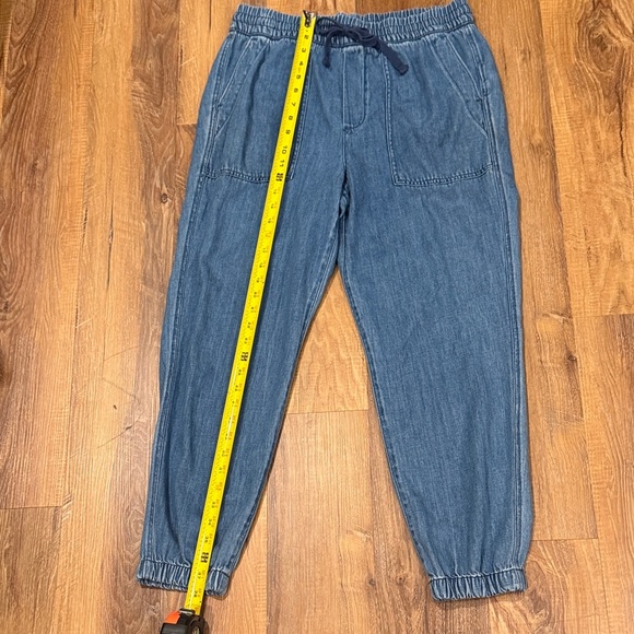 GAP Women’s Utility Joggers (Color: Blue Denim) (Size: Medium)(EUC) - Picture 10 of 13